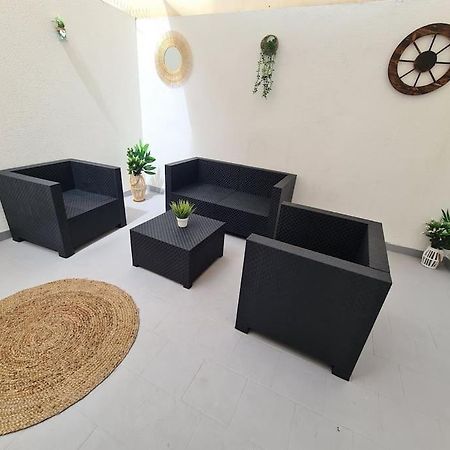 Beautiful Apartment With Patio Торрев'єха Екстер'єр фото