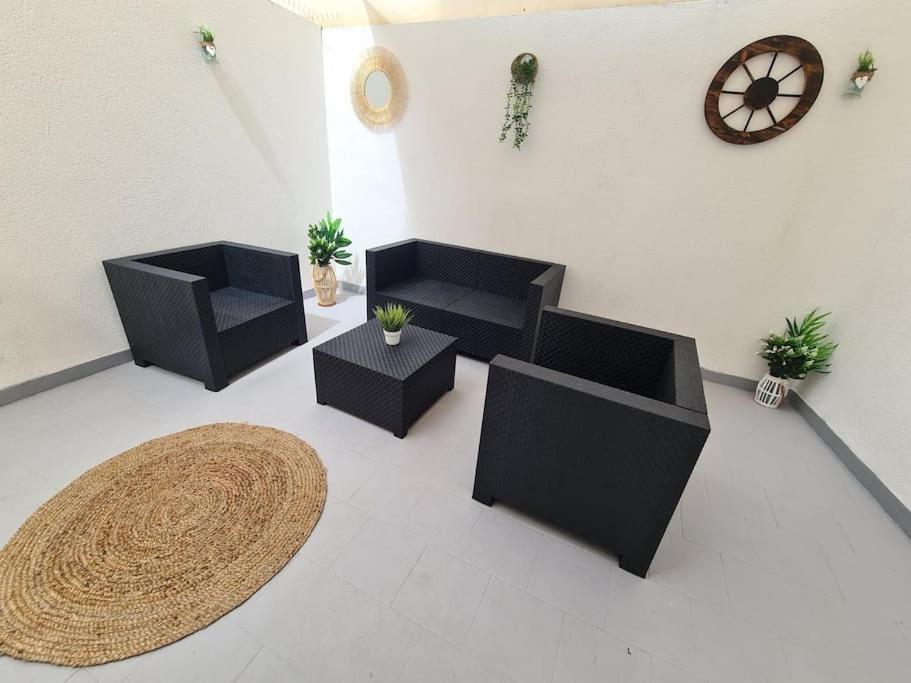 Beautiful Apartment With Patio Торрев'єха Екстер'єр фото