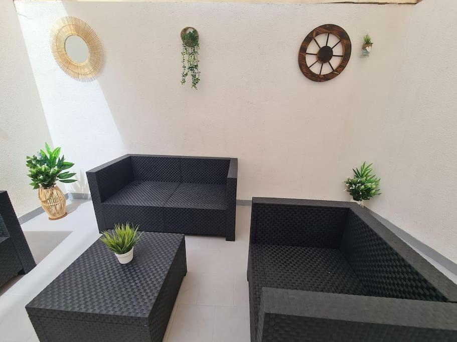 Beautiful Apartment With Patio Торрев'єха Екстер'єр фото