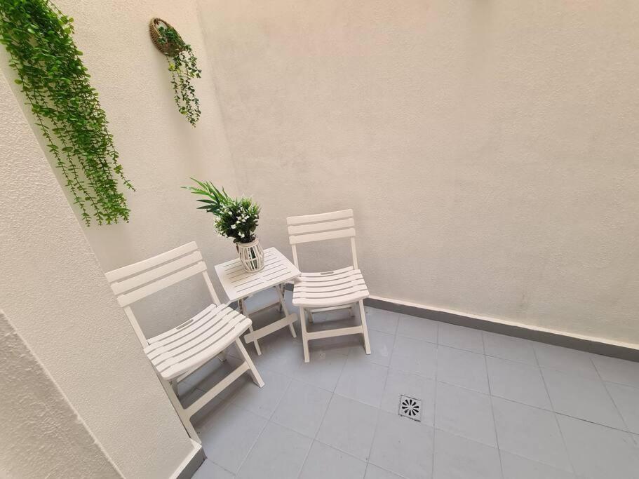 Beautiful Apartment With Patio Торрев'єха Екстер'єр фото