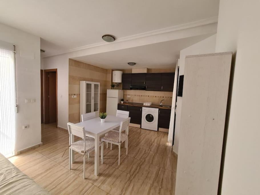 Beautiful Apartment With Patio Торрев'єха Екстер'єр фото