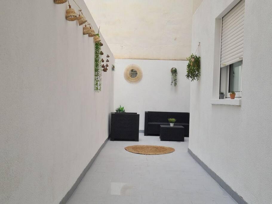 Beautiful Apartment With Patio Торрев'єха Екстер'єр фото