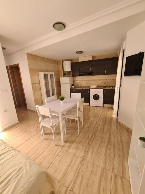 Beautiful Apartment With Patio Торрев'єха Екстер'єр фото